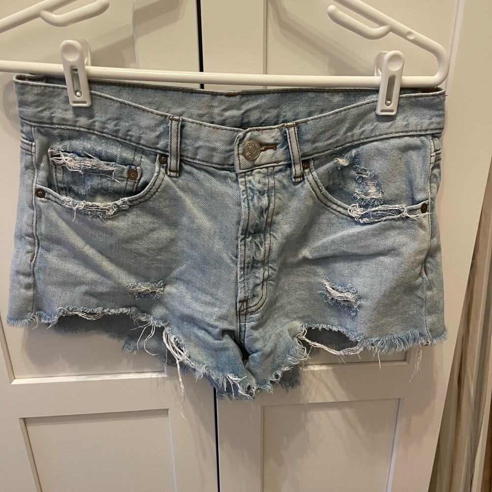 BDG women’s essential mid rise denim short